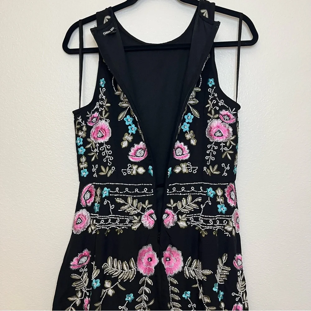 Gianni Bini woman’s Floral embroidered beaded stunning dress sz 10